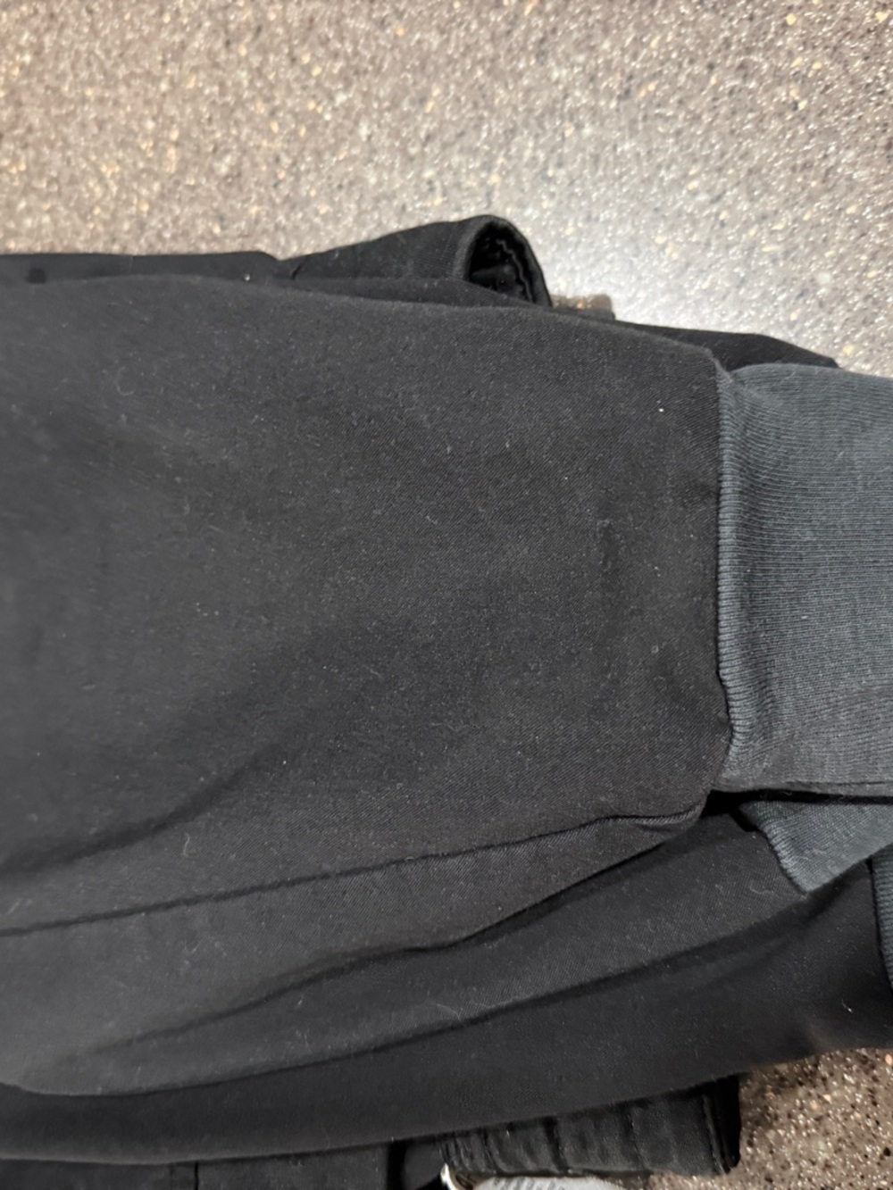 FIGS Black scrub set - Picture 3 of 5